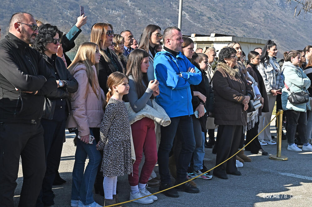 <p>Vojnici, njih 51, osnovna vojnička znanja sticaće u Centru za obuku, dok će dalja usavršavanja nastaviti u jedinicama u kojima će biti raspoređeni</p>