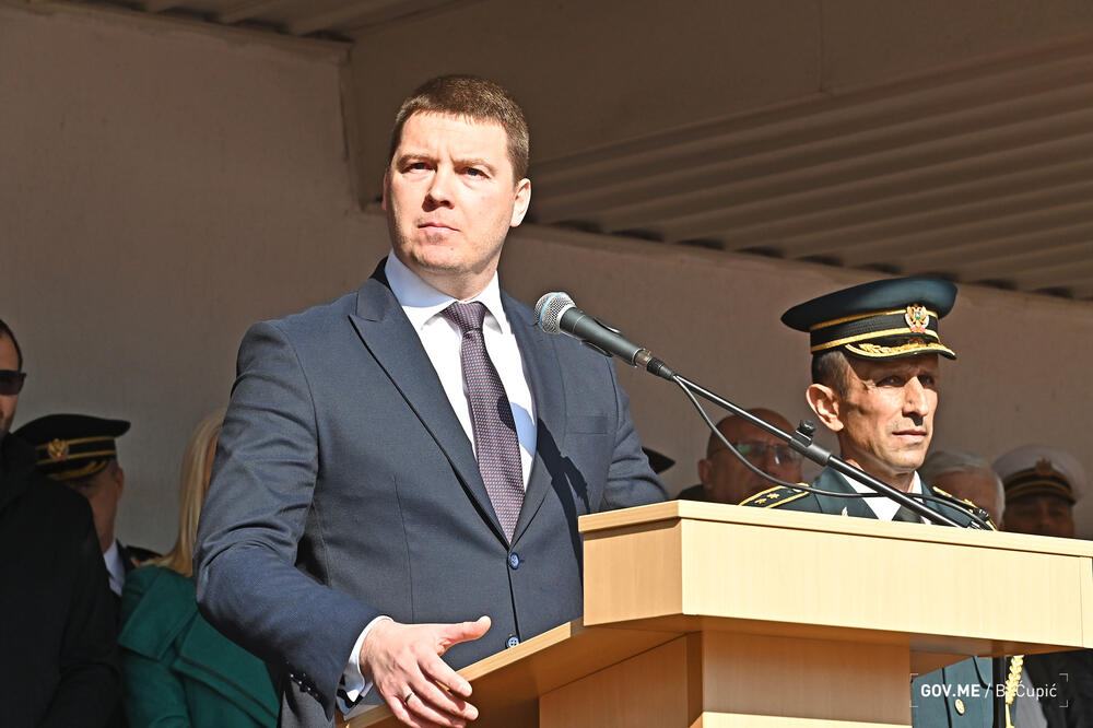 <p>Vojnici, njih 51, osnovna vojnička znanja sticaće u Centru za obuku, dok će dalja usavršavanja nastaviti u jedinicama u kojima će biti raspoređeni</p>