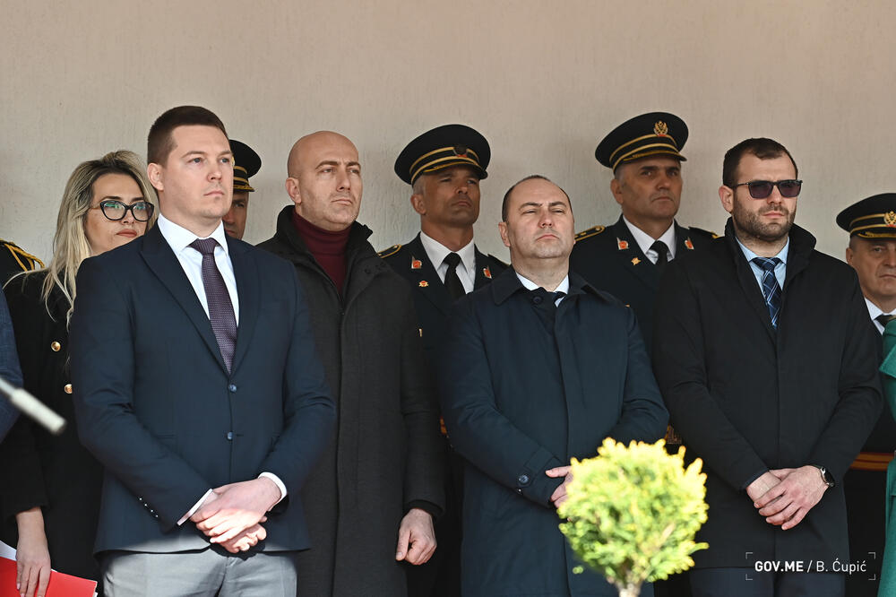 <p>Vojnici, njih 51, osnovna vojnička znanja sticaće u Centru za obuku, dok će dalja usavršavanja nastaviti u jedinicama u kojima će biti raspoređeni</p>