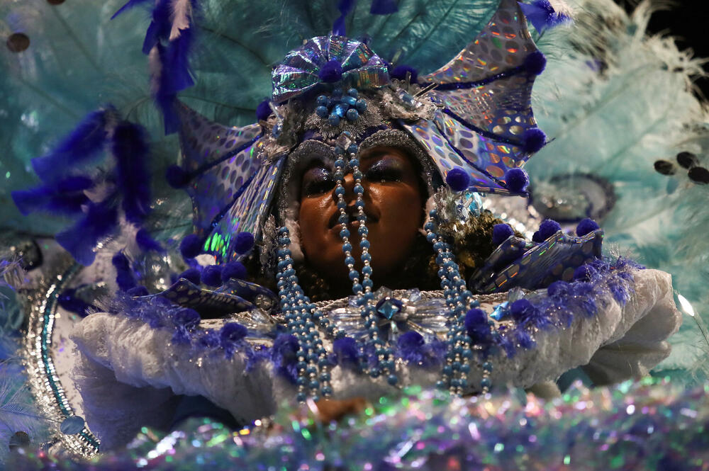 <p>Ulicama gradova u Brazilu zavladale su karnevalske maske. </p>  <p>Pogledajte atmosferu sa velikog karnevala koji je počeo u Sao Paulu.</p>