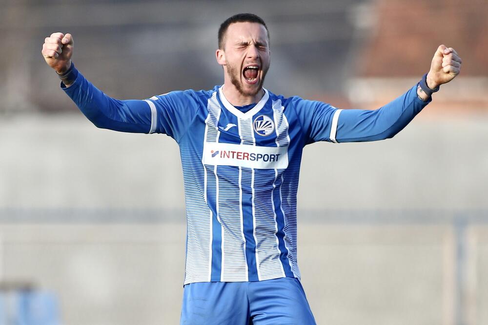 Striković proslavlja gol na utakmici sa Jezerom, Foto: FSCG