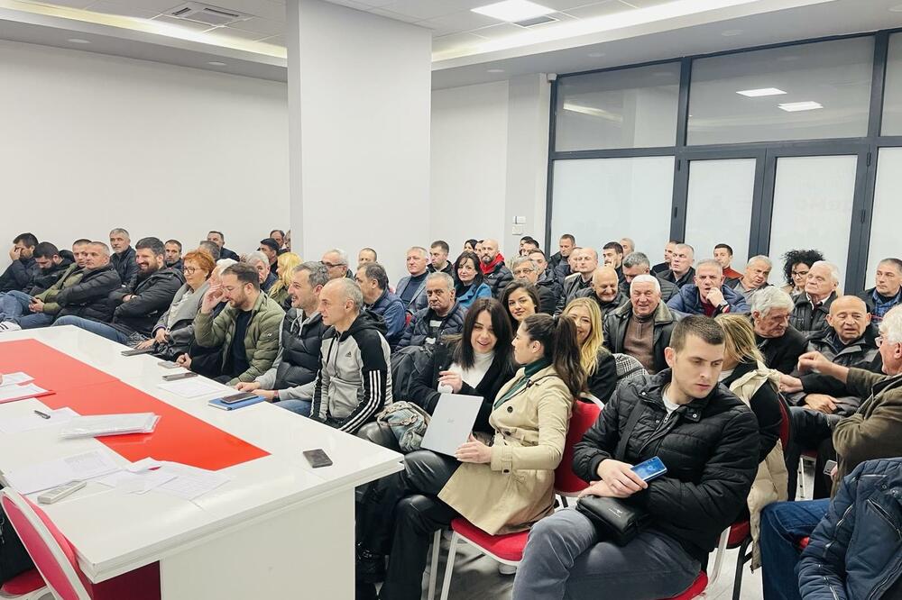 Sa sjednice, Foto: Demokrate Podgorica