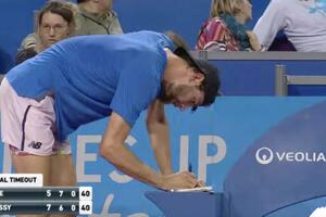 Ovo se ne gleda svaki dan: Dobio gem a nije ni dotakao lopticu...