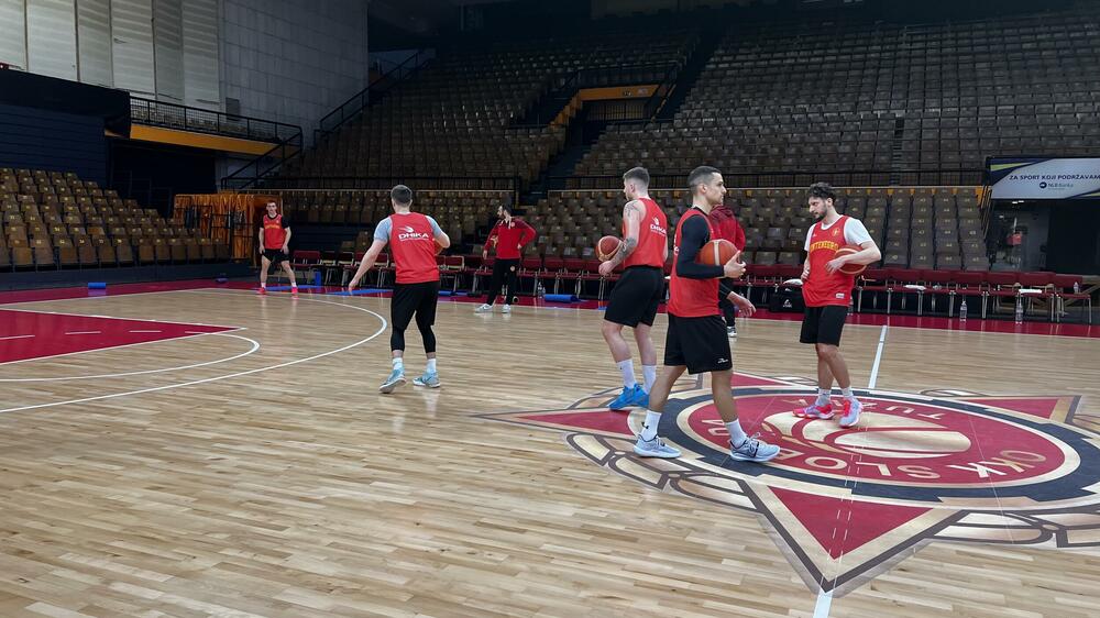 <p>Košarkaši Crne Gore sjutra (20) protiv BiH igraju pretposljednju utakmicu u kvalifikacijama za Mundobasket</p>
