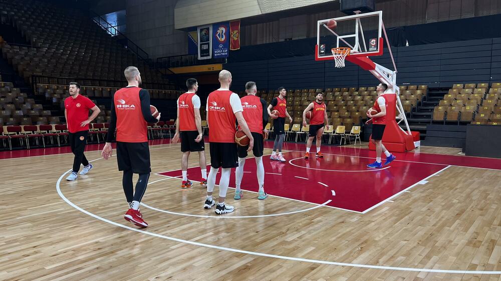 <p>Košarkaši Crne Gore sjutra (20) protiv BiH igraju pretposljednju utakmicu u kvalifikacijama za Mundobasket</p>