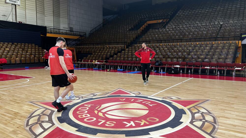 <p>Košarkaši Crne Gore sjutra (20) protiv BiH igraju pretposljednju utakmicu u kvalifikacijama za Mundobasket</p>