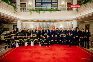 Abazović uručio zahvalnice spasiocima koji su bili u Turskoj