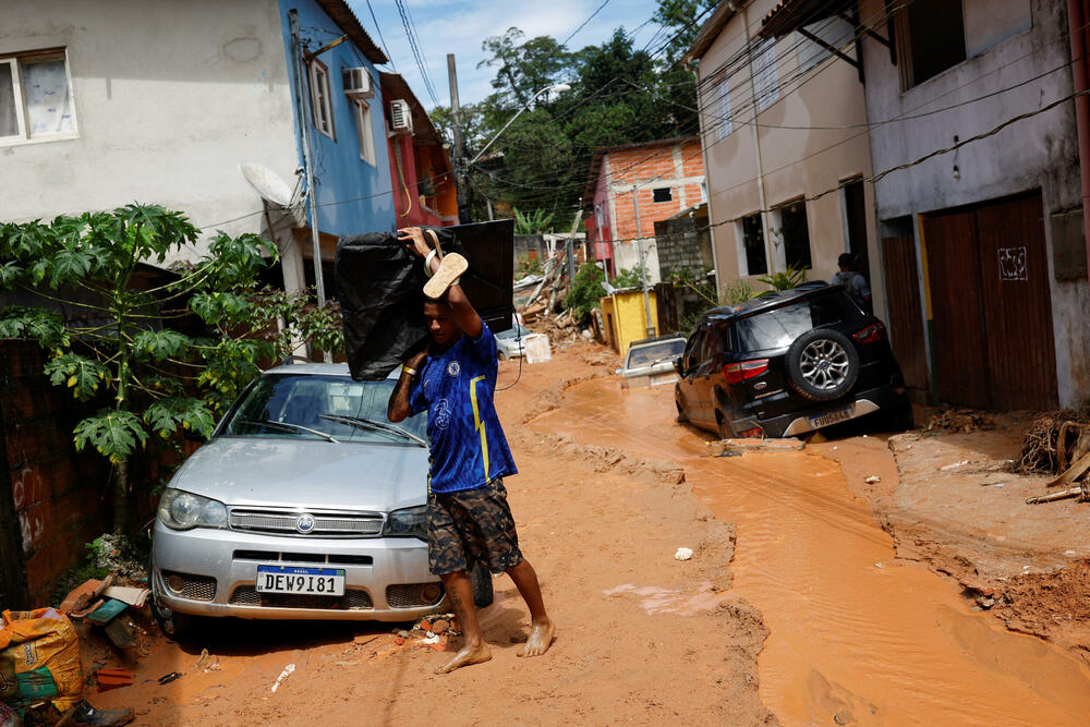 <p>Obilna kiša izazvala je poplave i klizišta u gradovima duž obale, uključujući Baro do Sahi, Jukehi i Sao Sebastijao</p>