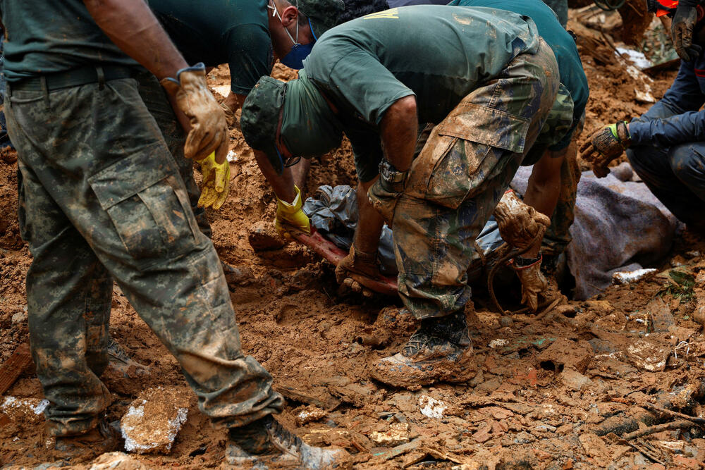<p>Obilna kiša izazvala je poplave i klizišta u gradovima duž obale, uključujući Baro do Sahi, Jukehi i Sao Sebastijao</p>