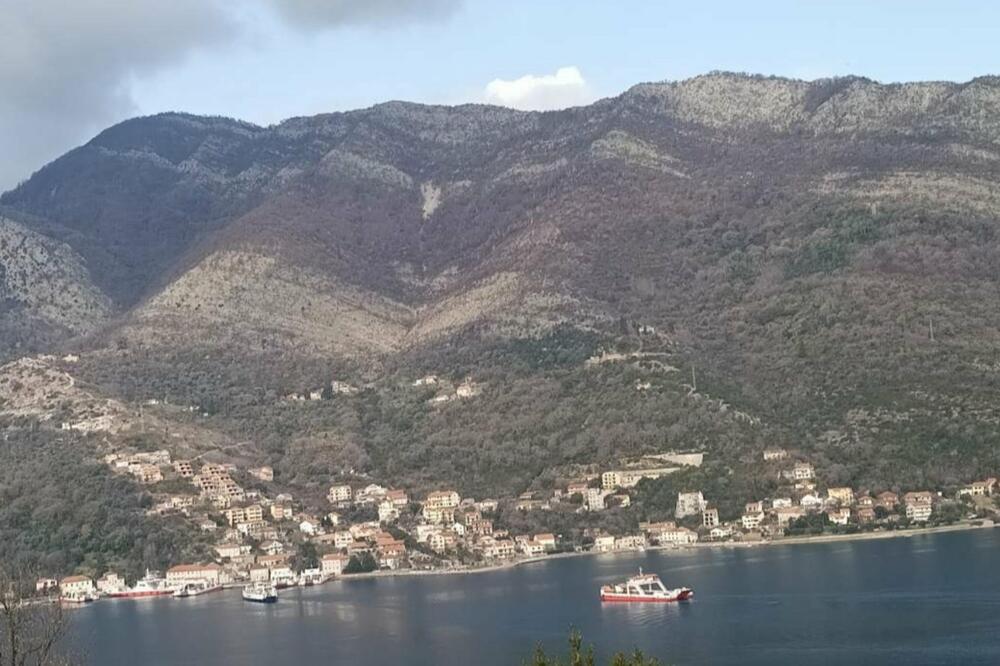 Trajekti napuštaju vezove, Foto: Čitalac Vijesti