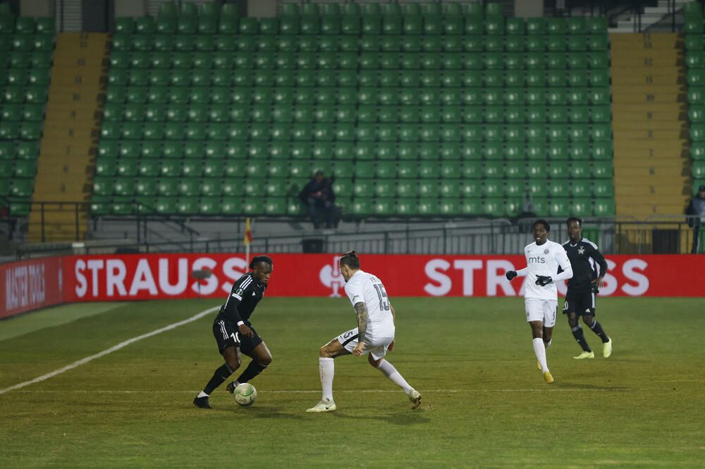 nemoć ekipe plaćaju treneri, publika krivi upravu, Foto: REUTERS