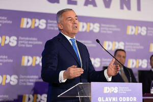 Đukanović predsjednički kandidat DPS-a: Izbori će odrediti dalji...