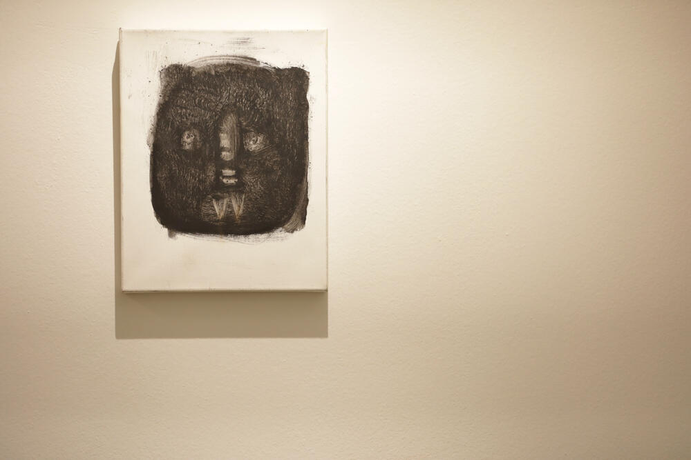 <p>Njegov opus je prilično ujednačen, zasnovan na antropomorfnim slikama koje rijetko zapadaju u društveno kritički stav, tako svojstven misaonom piscu Mandiću, rekla je istoričarka umjetnosti Andrejka Vabič Nose</p>