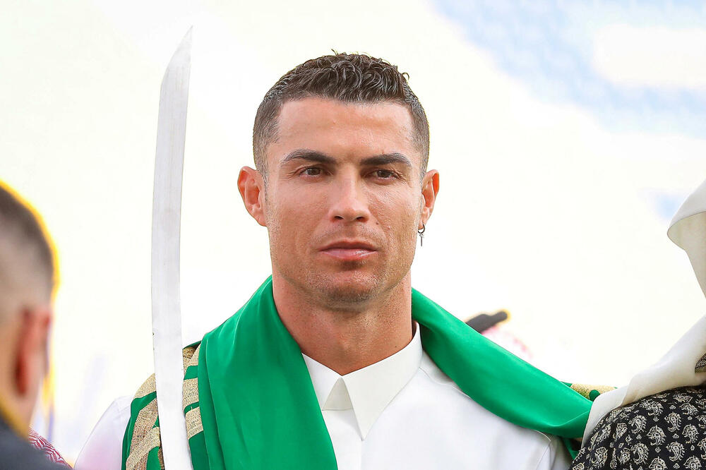 Cristiano Ronaldo only joined Al-Nassr 'for money', claims former  Manchester United striker after the Portugal star's £175m-a-year switch to  Saudi Arabia | Daily Mail Online