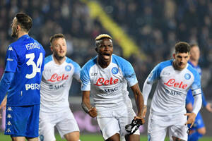 Osma pobjeda zaredom Napolija, Osimen nastavio seriju, Sasuolo...