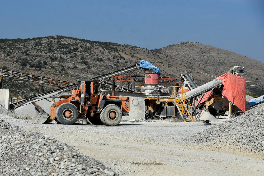 Pohlepa uništila korita rijeka (Ilustracija), Foto: BORIS PEJOVIC