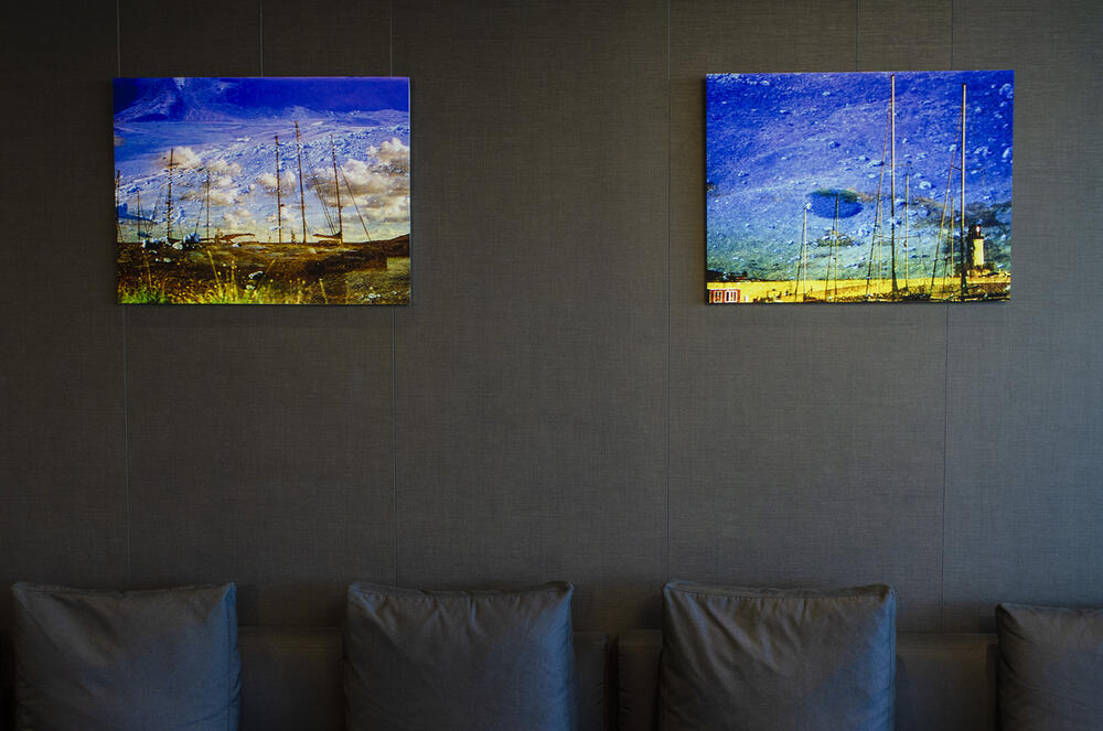 Sa izložbe “Analogue troublebath” 