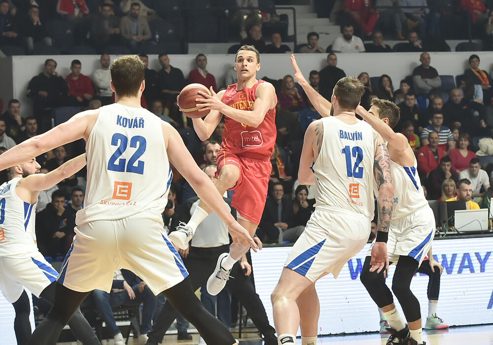 <p>"Crveni" opravdali ulogu favorita i drugi put u istoriji igraće na Mundobasketu</p>