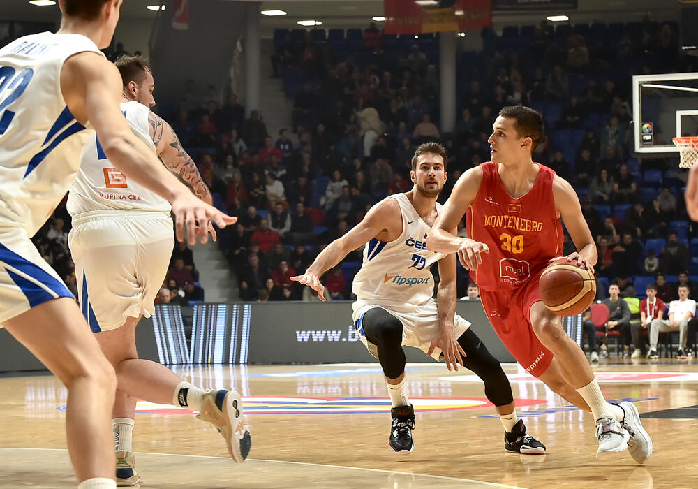 <p>"Crveni" opravdali ulogu favorita i drugi put u istoriji igraće na Mundobasketu</p>