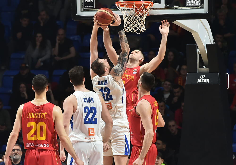 <p>"Crveni" opravdali ulogu favorita i drugi put u istoriji igraće na Mundobasketu</p>