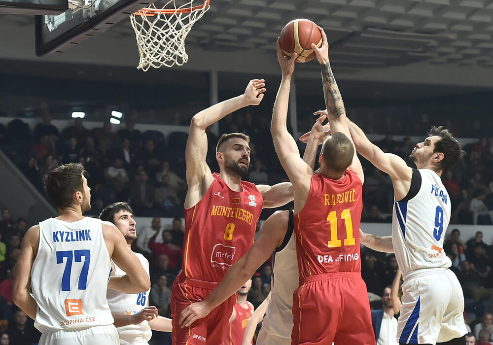 <p>"Crveni" opravdali ulogu favorita i drugi put u istoriji igraće na Mundobasketu</p>