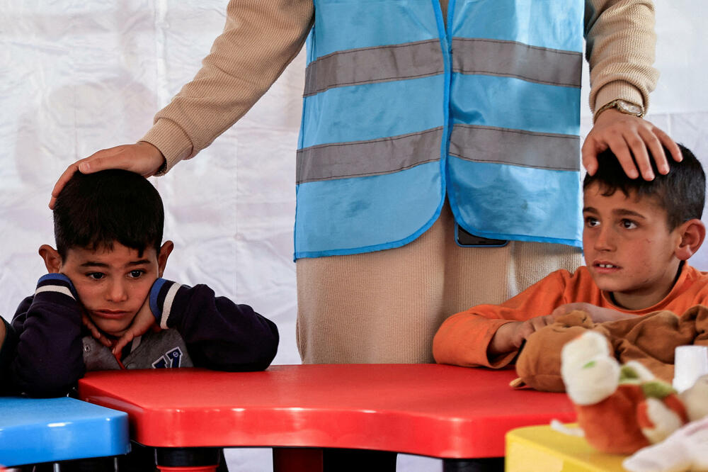 olonteri organizuju aktivnosti za djecu u kampu Adijaman, Foto: Rojters