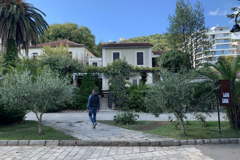 Atraktivna lokacija na kojoj bi Pejović da gradi hotel, Foto: Vuk Lajović