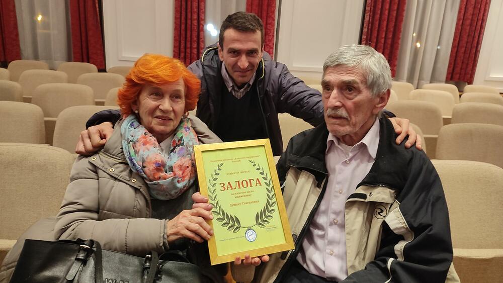 Dušan Govedarica sa suprugom i sinom