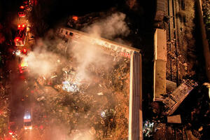 Video snimci nakon tragedije u Grčkoj: Iz zapaljenih vagona mnogi...