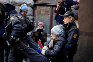 Norveška policija privela pa pustila Gretu Tunberg, demonstranti...