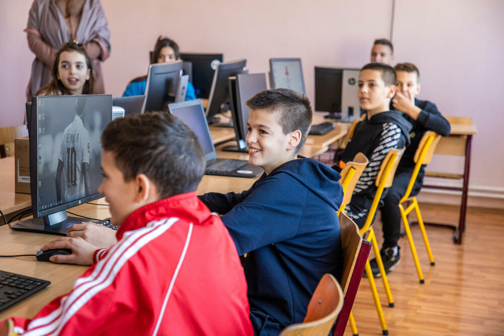 OŠ “Jagoš Kontić” u Nikšiću