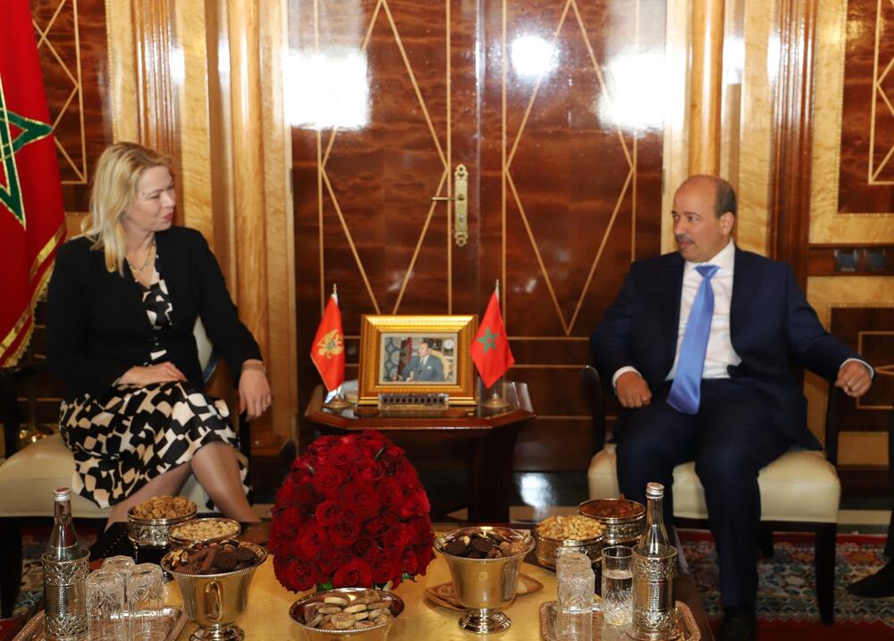 Danijela Đurović, Enaamom Majar