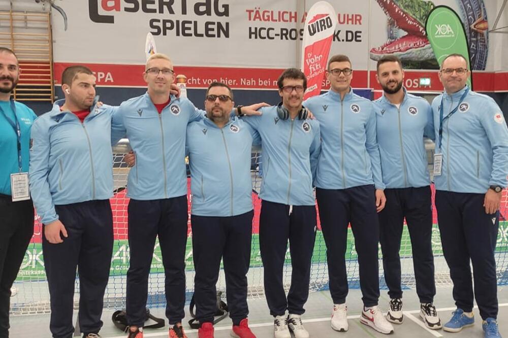 U Lionu po vizu za Viljnus, Foto: POKCG