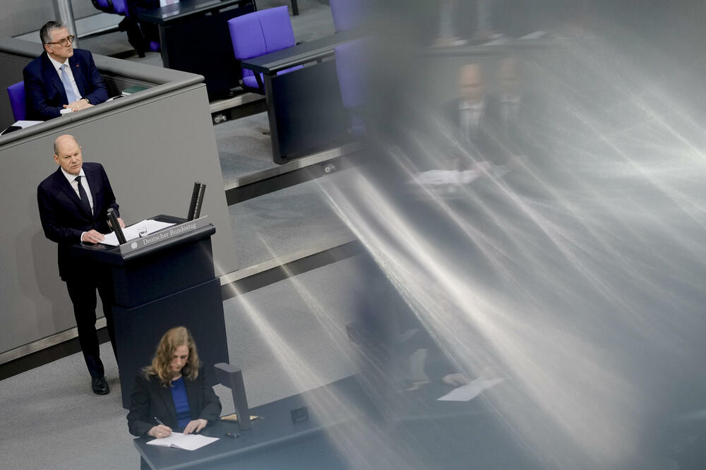 Šolc prilikom obraćanja u Bundestagu