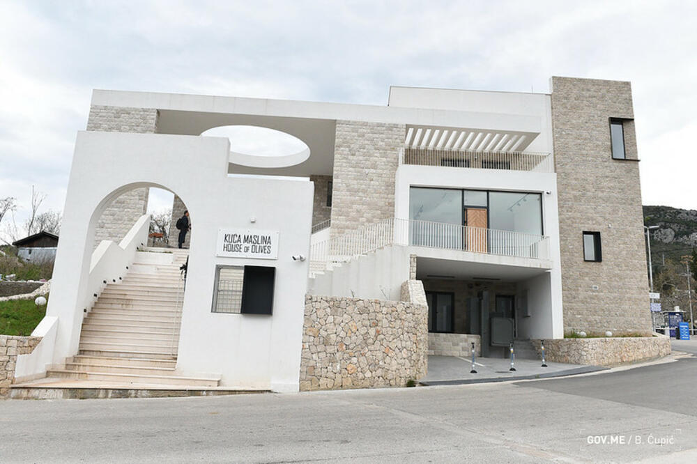 Objekat formalno otvoren prošle godine, ali još nije stavljen u funkciju: Kuća maslina u Starom Baru, Foto: Vlada CG