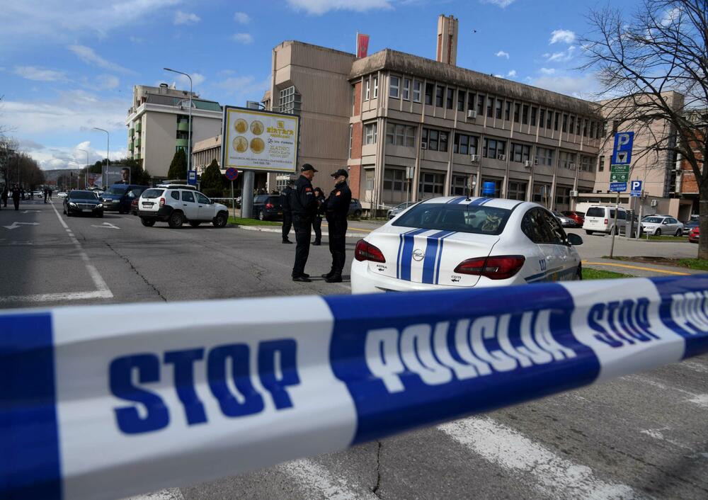 <p>Mladen Bulatović (39) stradao nakon što je na ulazu zgrade aktivirao ručnu bombu</p>