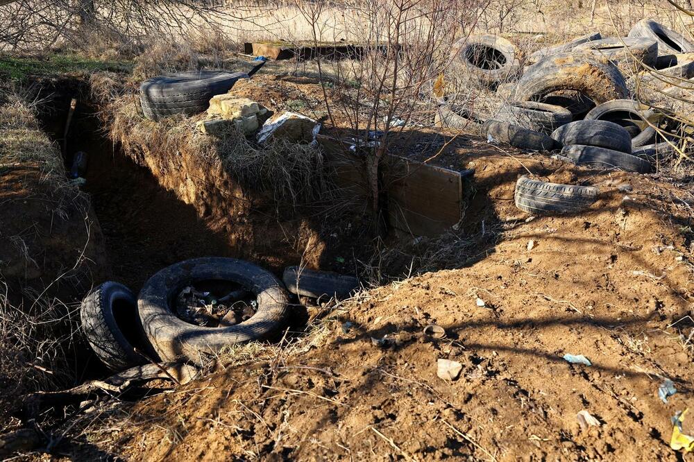 Rov blizu polja žita na farmi Andrija Povoda u mjestu Bilozerka u Hersonu
