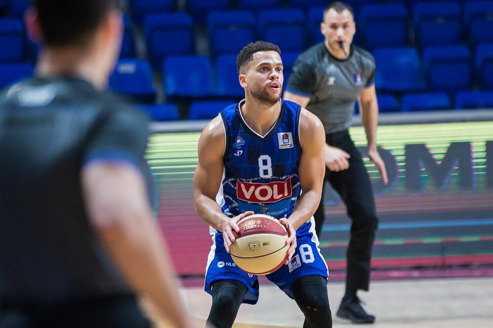 Emanuel Lekomt u dresu Budućnost Volija, Foto: KK Budućnost Voli/Filip Roganović