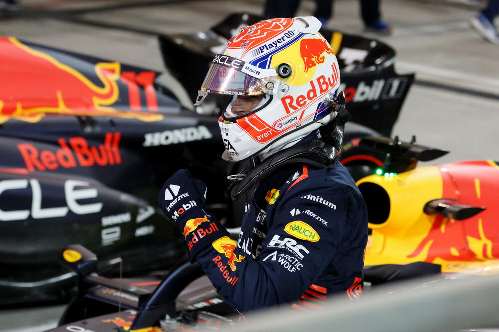 Maks Ferstapen slavi nakon osvajanja pol-pozicije na stazi Sahir, Foto: Reuters