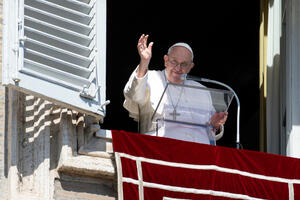 Papa Franjo: Zaustavite trgovinu ljudima na Mediteranu, da se...