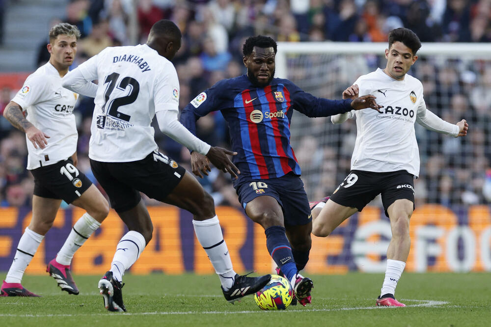 Sudije nisu gledale VAR da li je napravio penal nad Franom Peresom: Frank Kesi na utakmici sa Valensijom, Foto: Reuters/Albert Gea