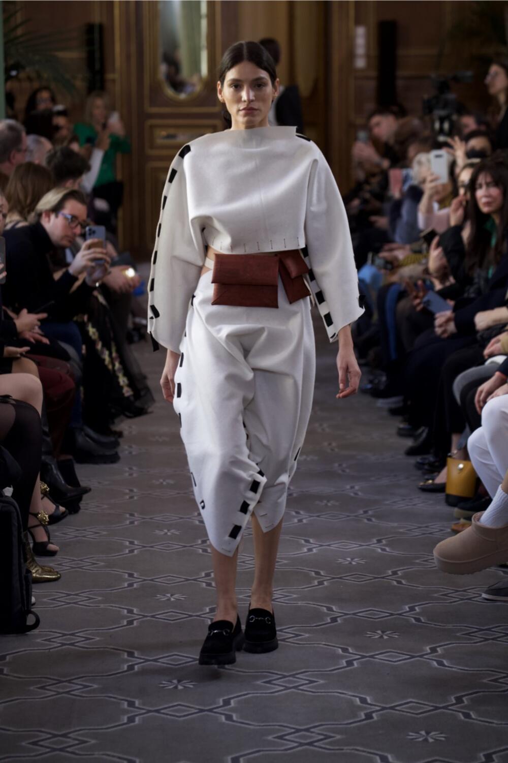 Model iz kolekcije “AKKA”