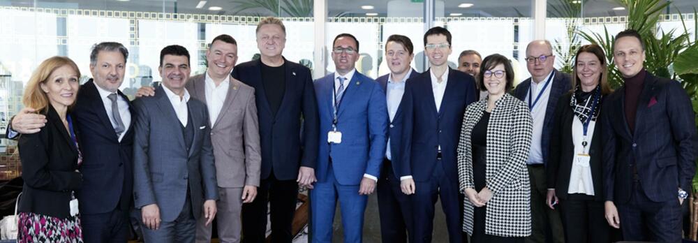 Pullman,Potpisivanja Ugovora u Parizu