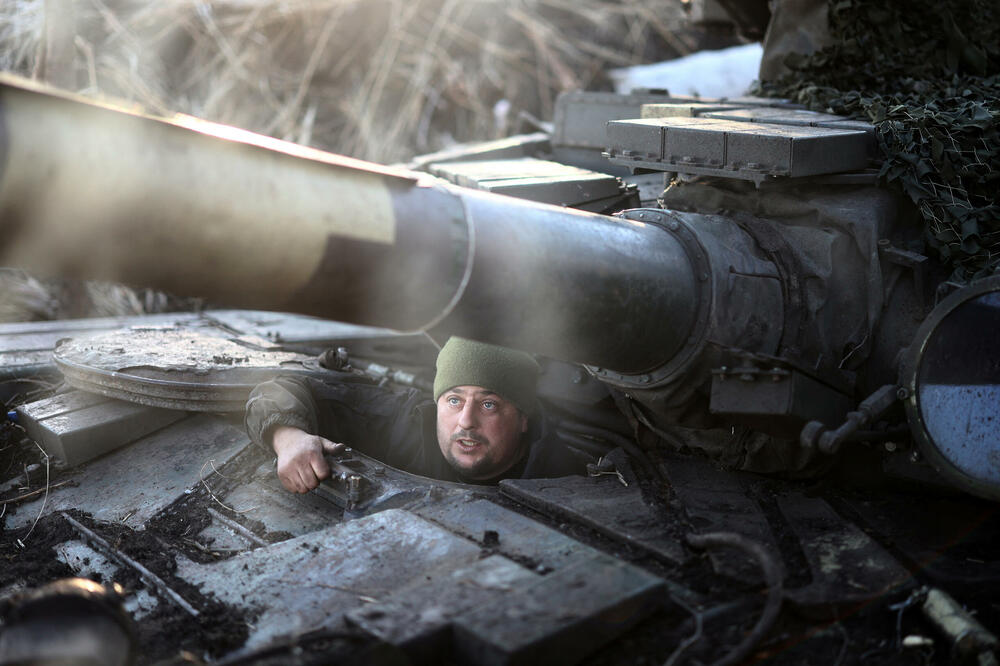 Ukrajinski vojnik kod Vuhledara, Foto: REUTERS