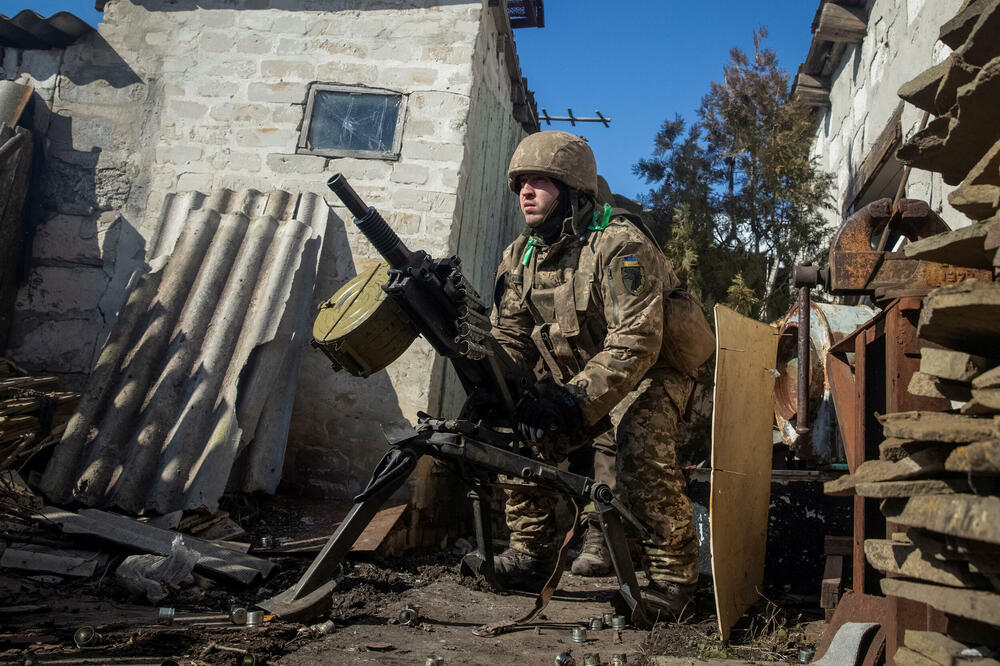 Pripadnik ukrajinske vojske u Bahmutu, Foto: Rojters