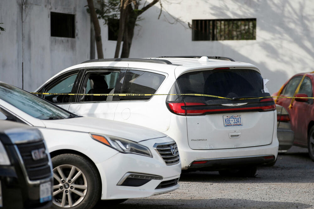 Automobil iz kojeg su Amerikanci oteti, Foto: Reuters