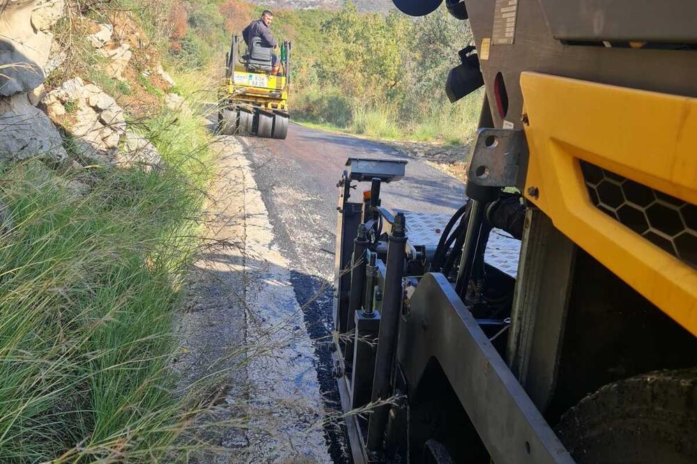Asfaltiranje puta, Foto: Opština Herceg Novi