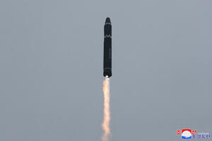 Seul: Sjeverna Koreja ispalila balističku raketu u Žuto more