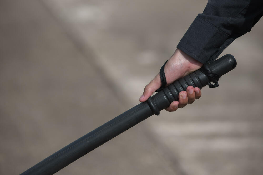 Najprije napao policajce, pa pretučen u stanici (ilustracija), Foto: Shutterstock