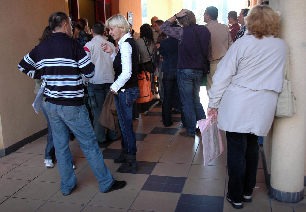 Sa predaje dokumenata u jednoj od prethodnih faza 'Hiljadu plus